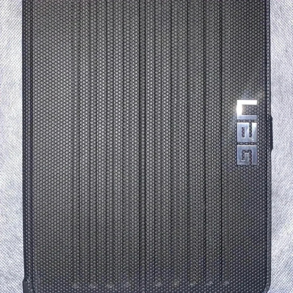 UAG Metropolis  IPad case for iPad 11(2018) first generation - Picture 2 of 11